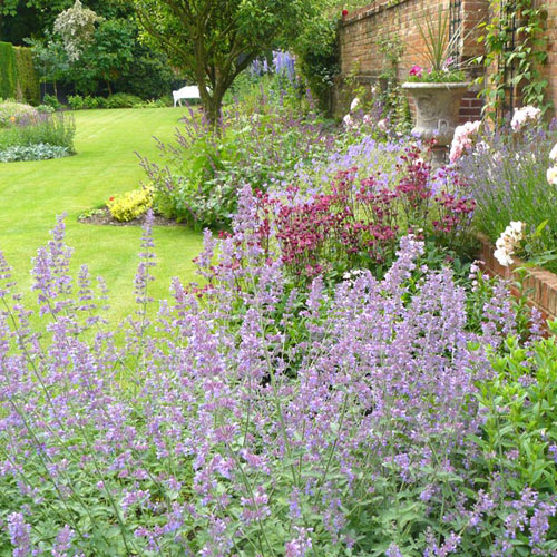Oxfordshire Walled Garden Raised brick beds