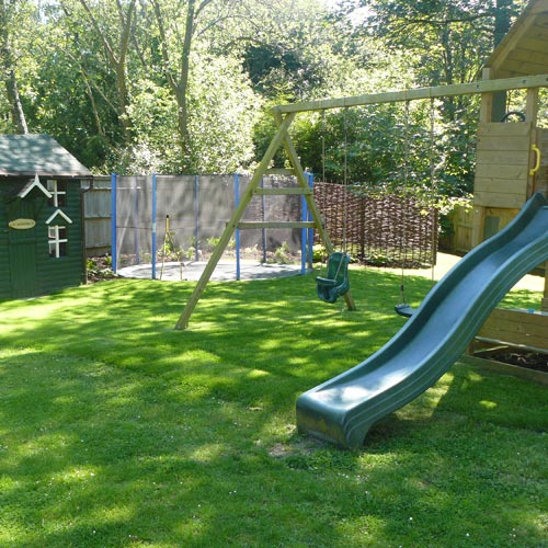 Children's play area and Wendy House